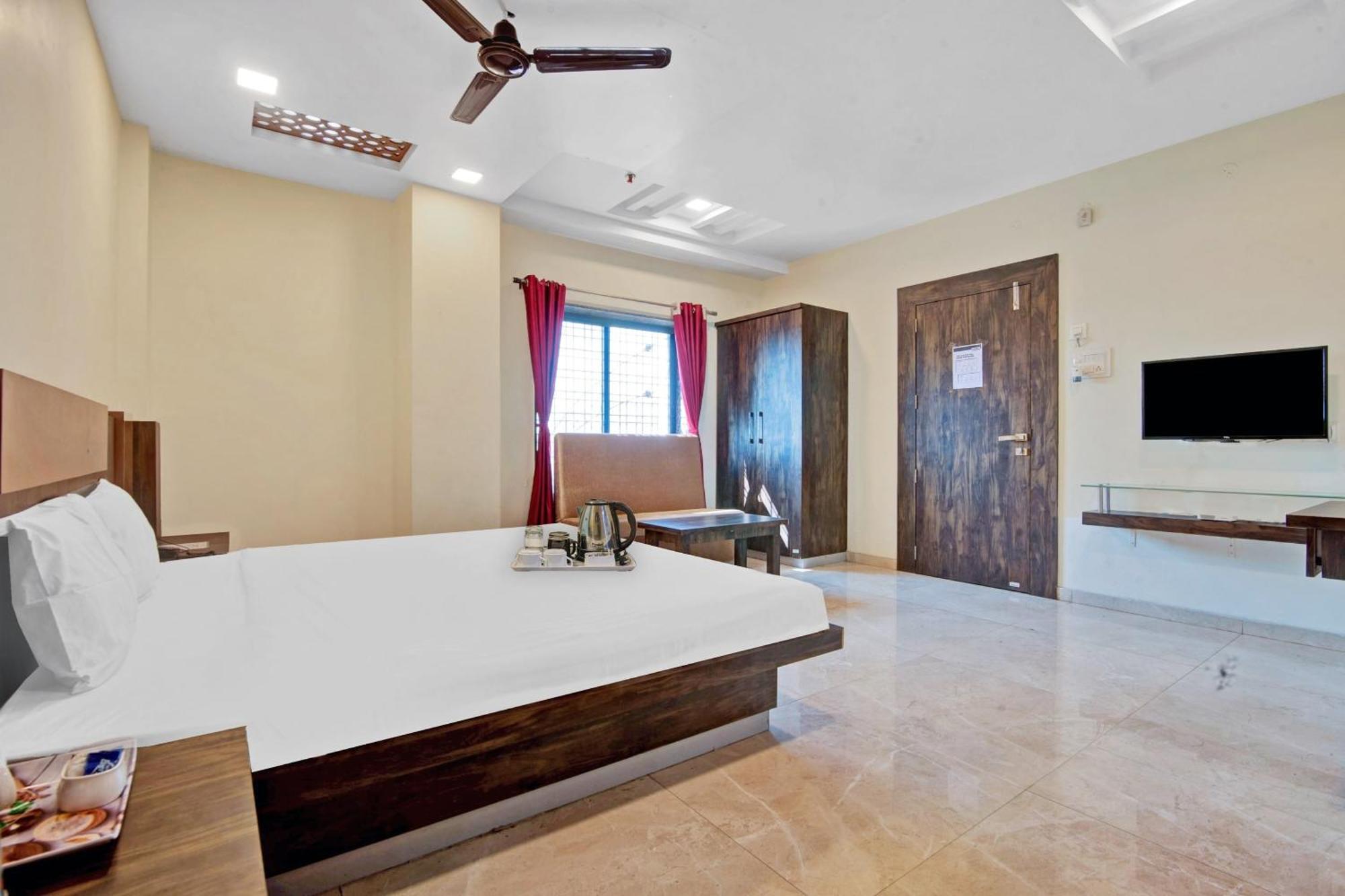 Townhouse 700 Hotel Krishna. Nagpur Exterior photo