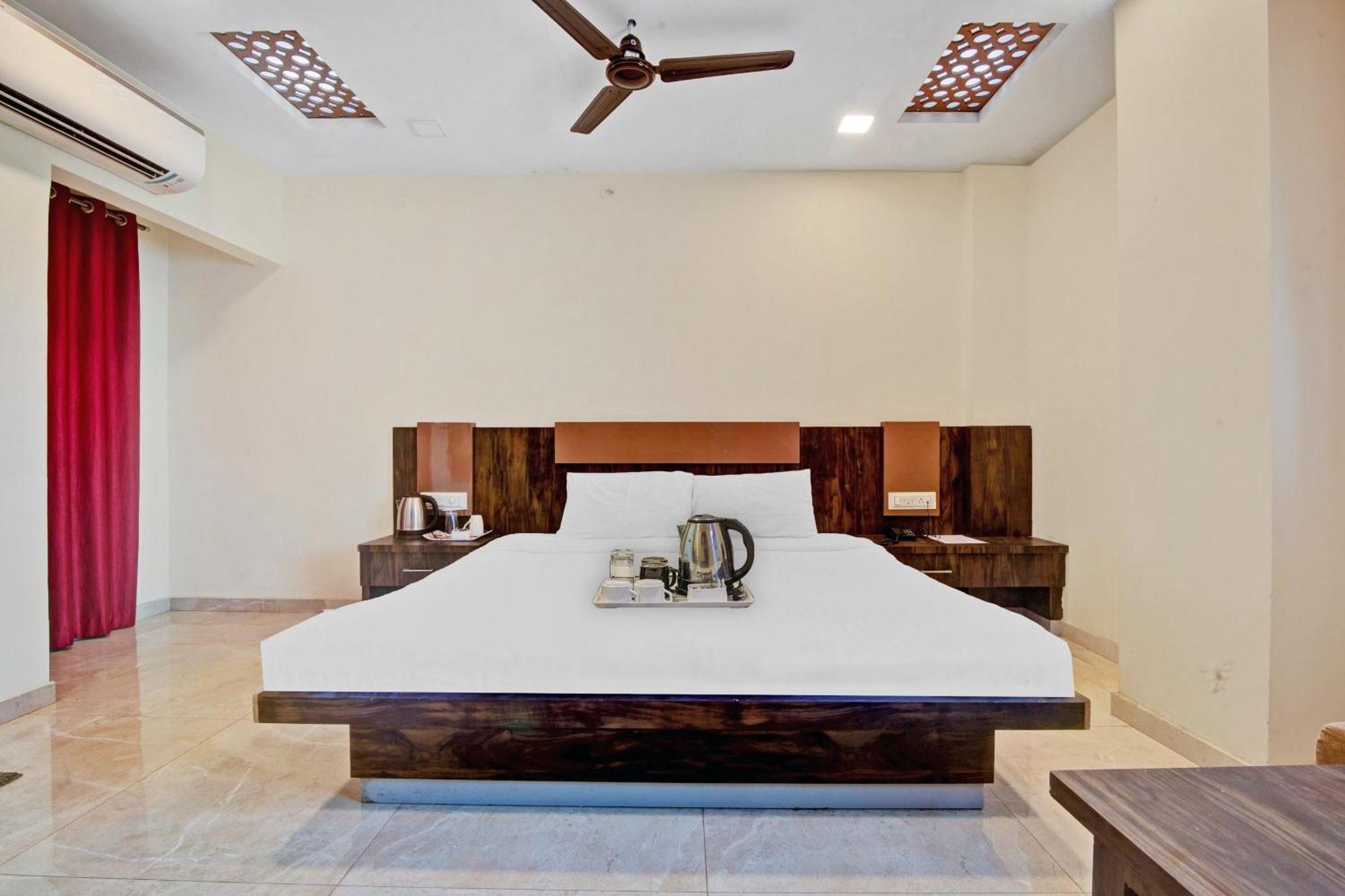 Townhouse 700 Hotel Krishna. Nagpur Exterior photo