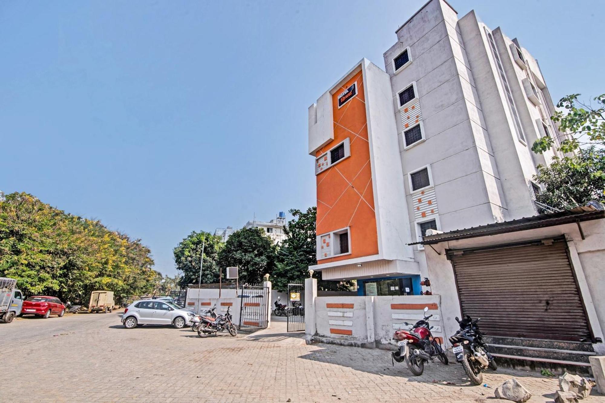 Townhouse 700 Hotel Krishna. Nagpur Exterior photo