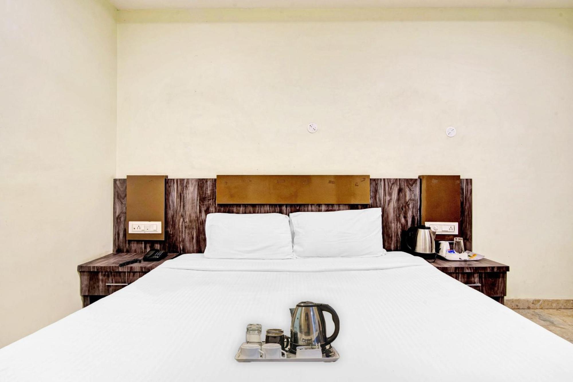 Townhouse 700 Hotel Krishna. Nagpur Exterior photo