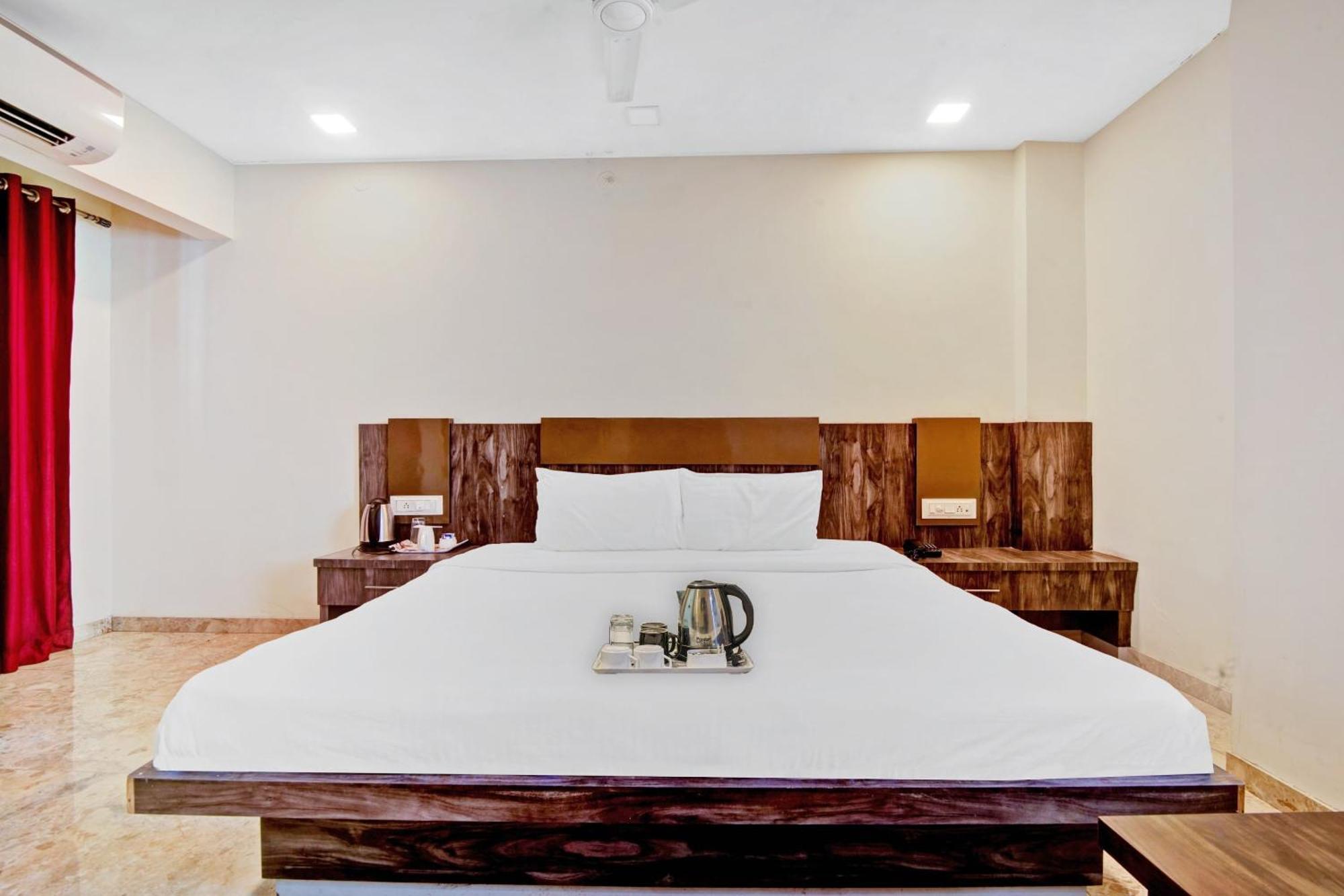 Townhouse 700 Hotel Krishna. Nagpur Exterior photo