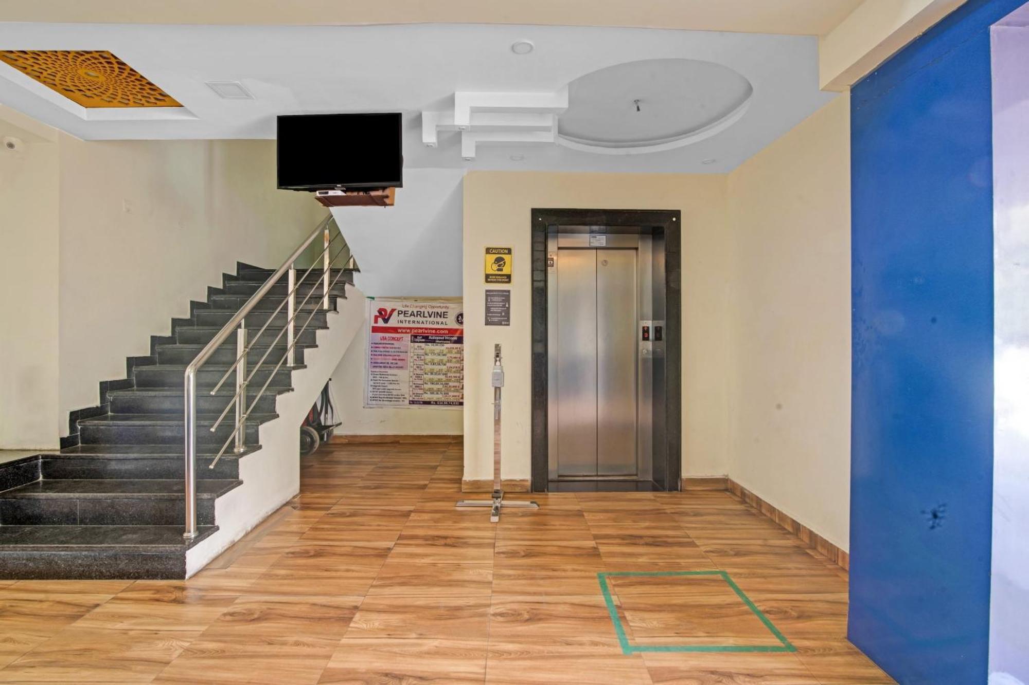 Townhouse 700 Hotel Krishna. Nagpur Exterior photo