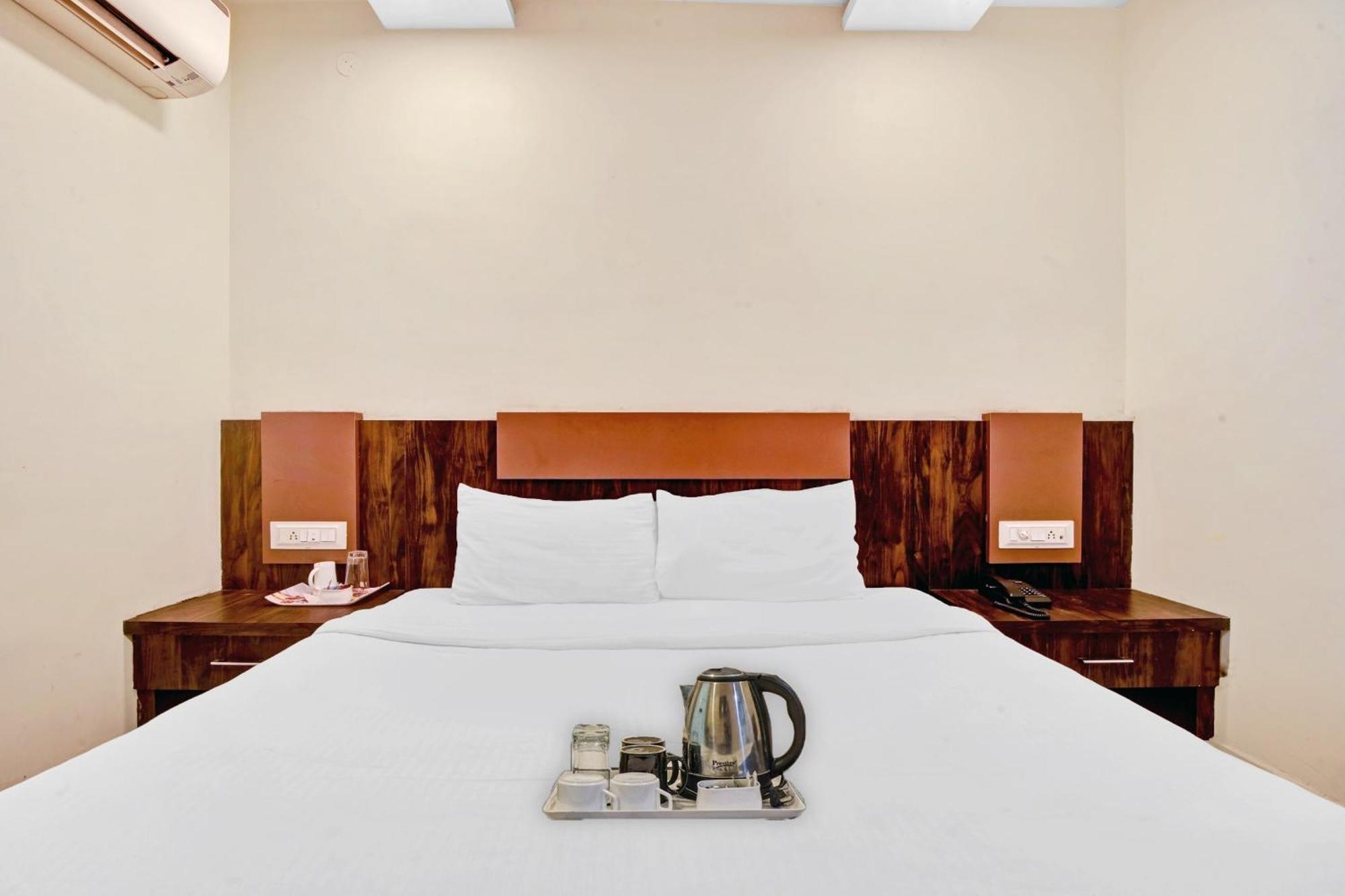 Townhouse 700 Hotel Krishna. Nagpur Exterior photo