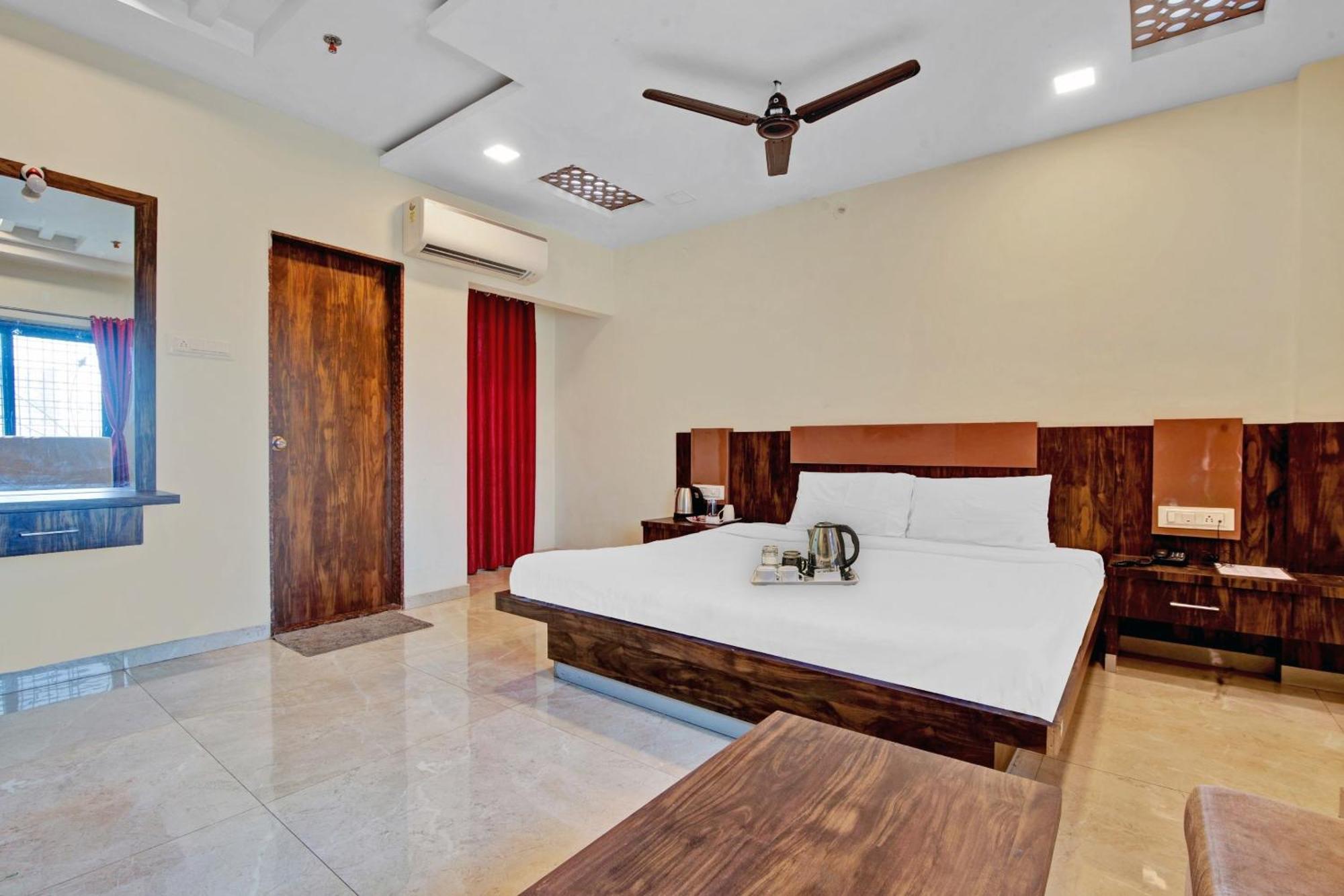 Townhouse 700 Hotel Krishna. Nagpur Exterior photo