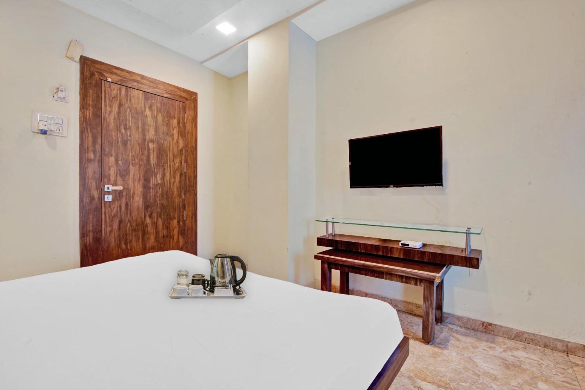 Townhouse 700 Hotel Krishna. Nagpur Exterior photo